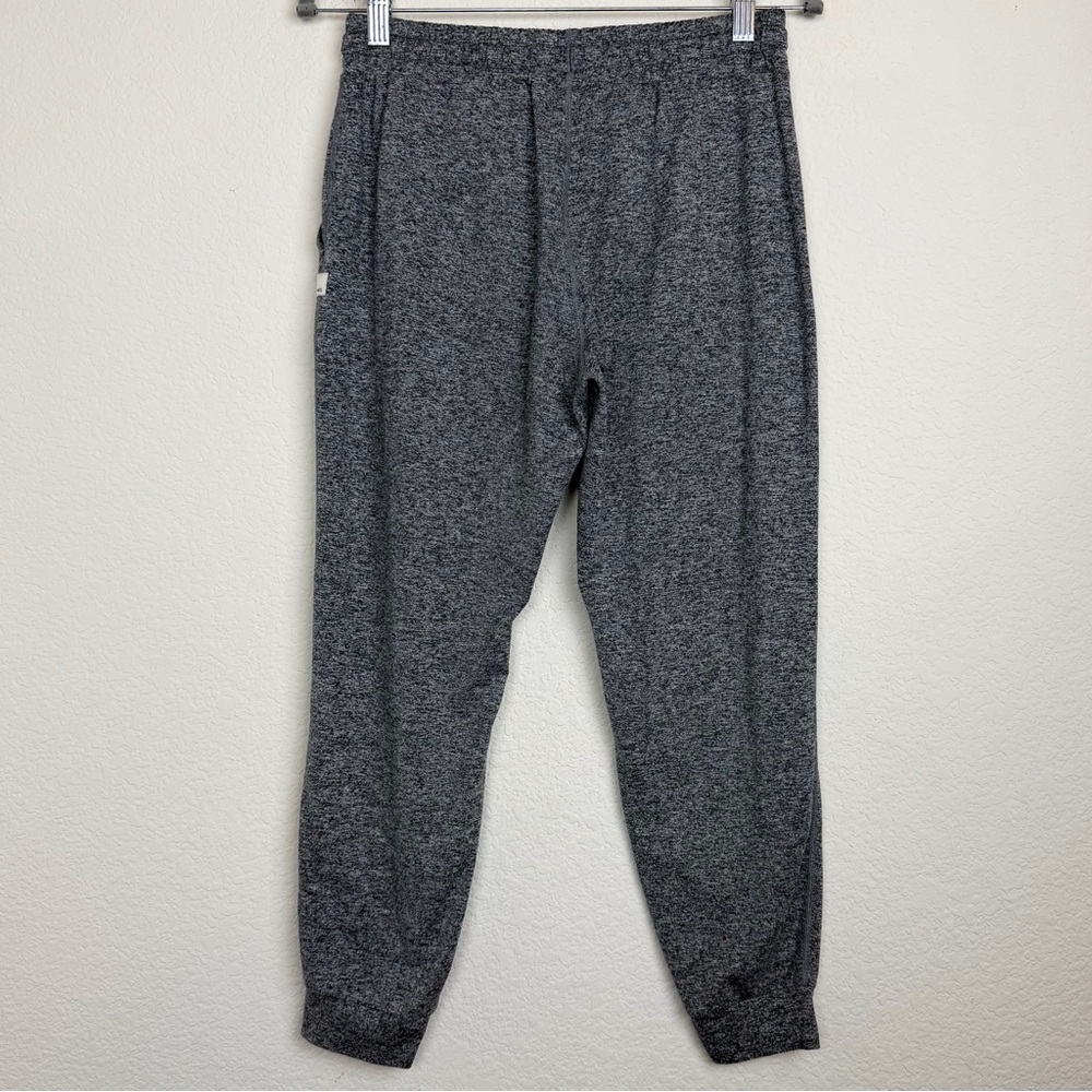 Vuori Performance DreamKnit Jogger
Pants in Heather Grey - Picture 8 of 12